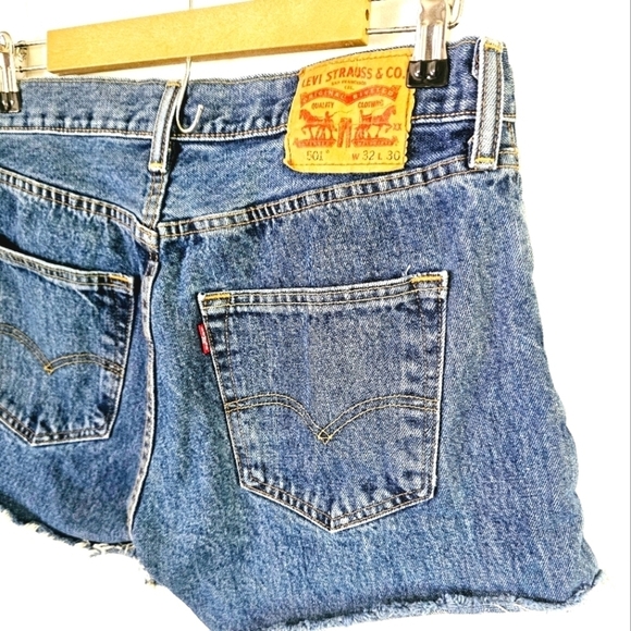 Levi's 501 Cutoff Distressing Frayed Bottom Hem Cotton Denim Women's Size 29 - Picture 5 of 9